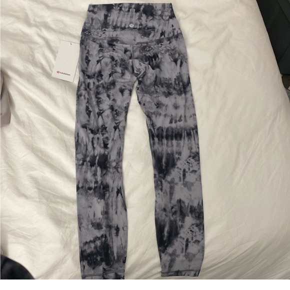 NWT Lululemon Align Leggings - Game Day Dark Chrome Black Multi - Picture 3 of 4